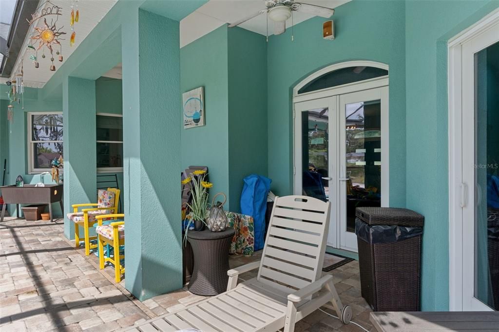 En Venta: $639,000 (4 camas, 3 baños, 3612 Pies cuadrados)