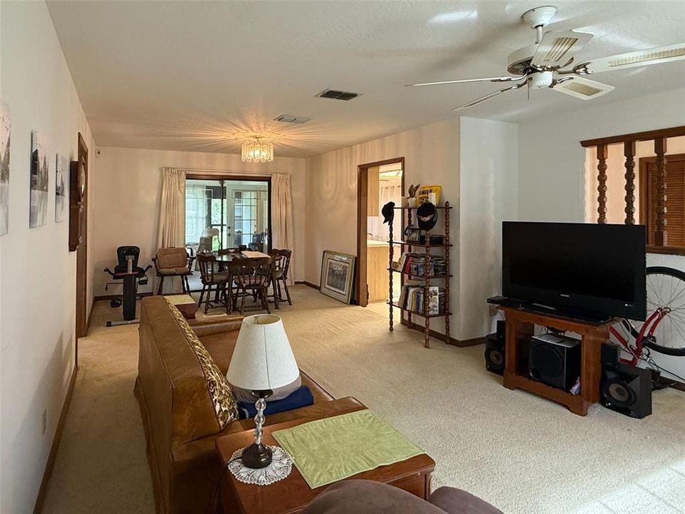 For Sale: $800,000 (2 beds, 2 baths, 1391 Square Feet)