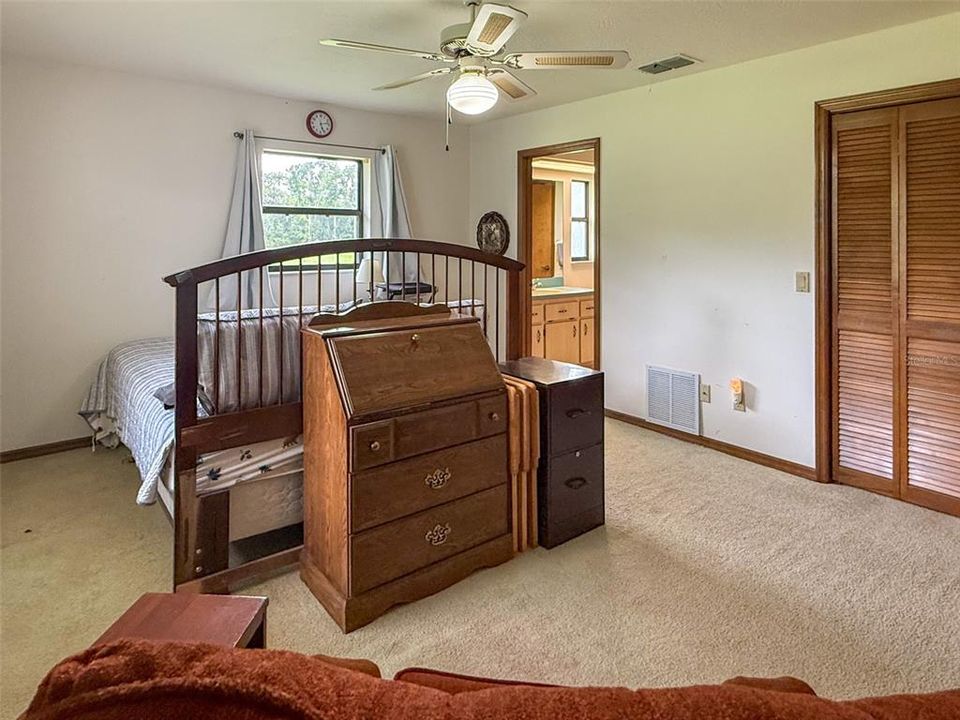 For Sale: $800,000 (2 beds, 2 baths, 1391 Square Feet)
