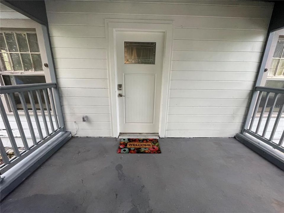 For Rent: $1,995 (2 beds, 1 baths, 930 Square Feet)