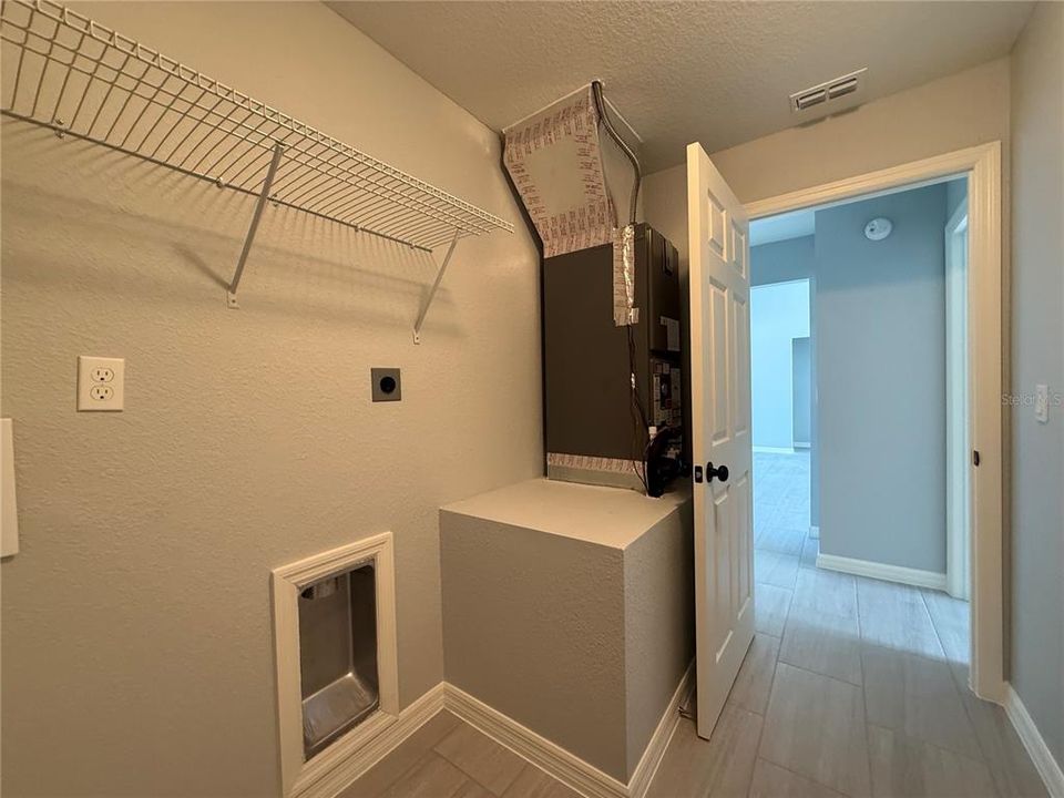 Active With Contract: $248,900 (3 beds, 2 baths, 1380 Square Feet)