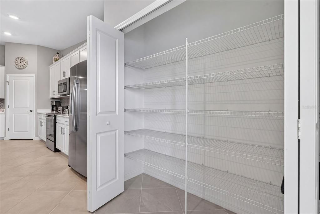 For Sale: $379,900 (2 beds, 2 baths, 1353 Square Feet)