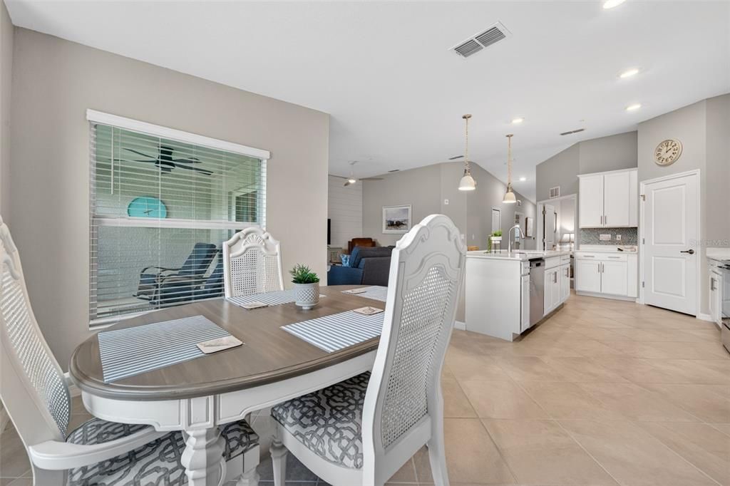 For Sale: $379,900 (2 beds, 2 baths, 1353 Square Feet)