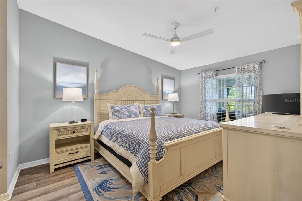 For Sale: $379,900 (2 beds, 2 baths, 1353 Square Feet)