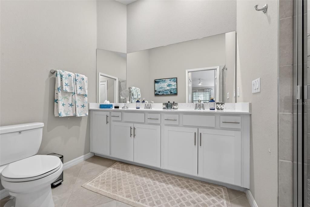 For Sale: $379,900 (2 beds, 2 baths, 1353 Square Feet)