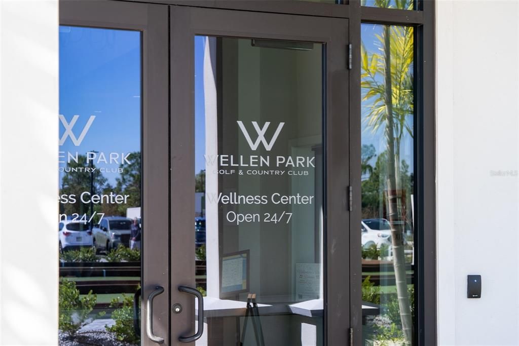 For Sale: $379,900 (2 beds, 2 baths, 1353 Square Feet)