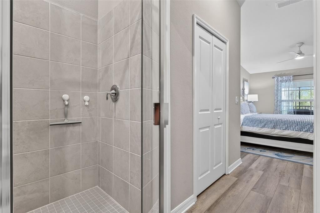 For Sale: $379,900 (2 beds, 2 baths, 1353 Square Feet)