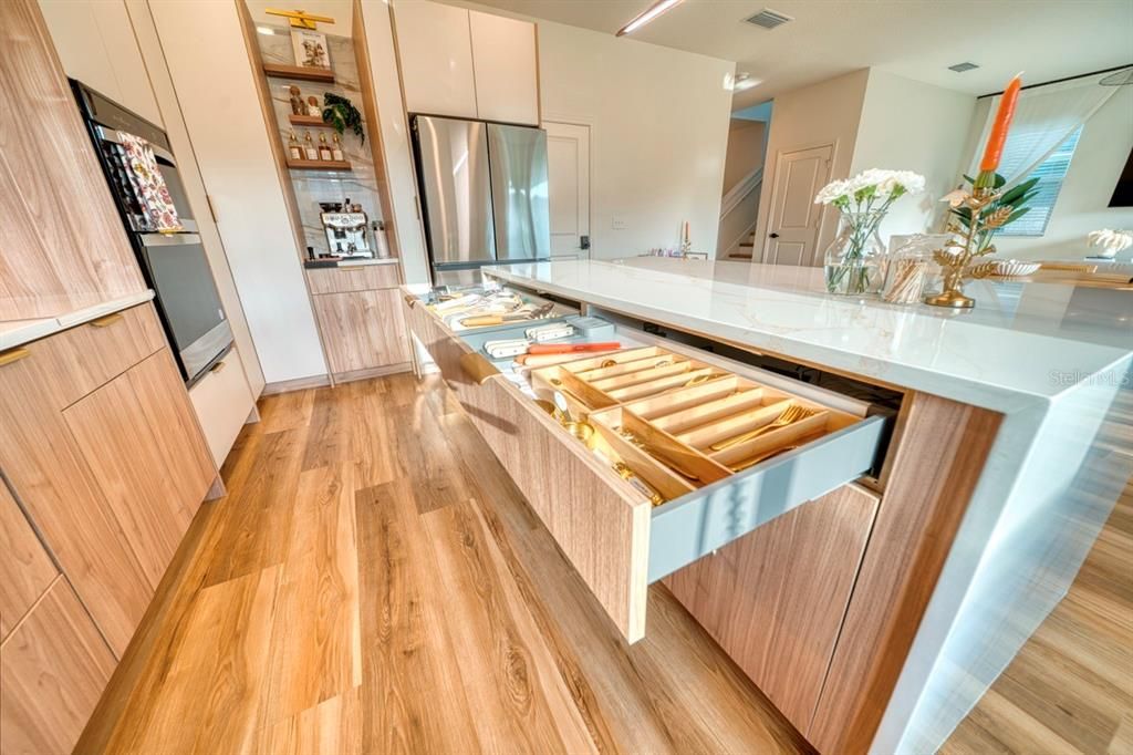 En Venta: $599,990 (5 camas, 3 baños, 2387 Pies cuadrados)
