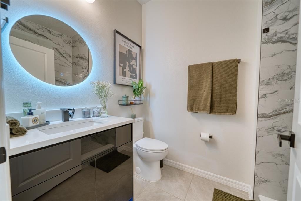 En Venta: $599,990 (5 camas, 3 baños, 2387 Pies cuadrados)