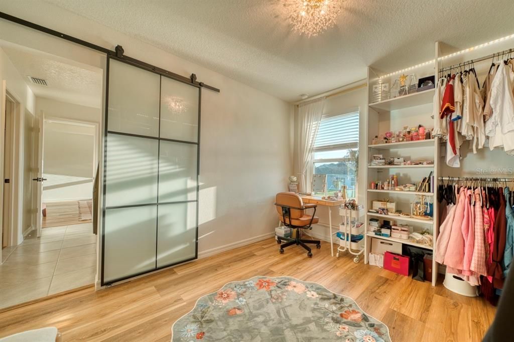 En Venta: $599,990 (5 camas, 3 baños, 2387 Pies cuadrados)