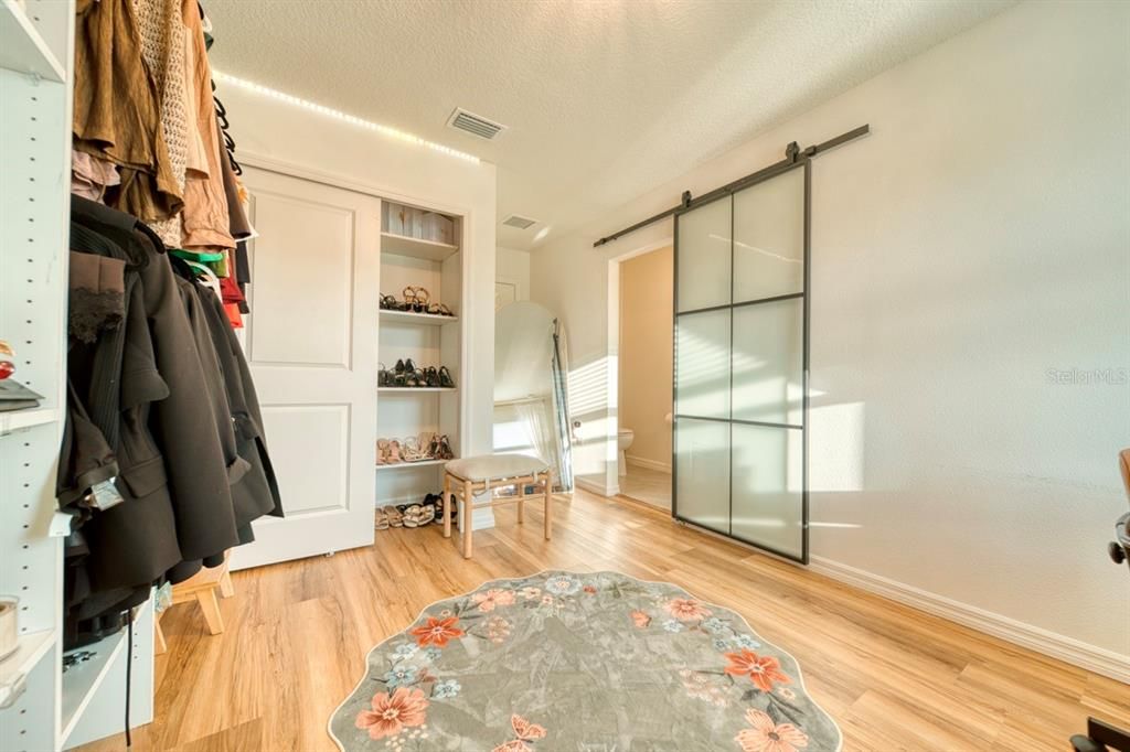En Venta: $599,990 (5 camas, 3 baños, 2387 Pies cuadrados)