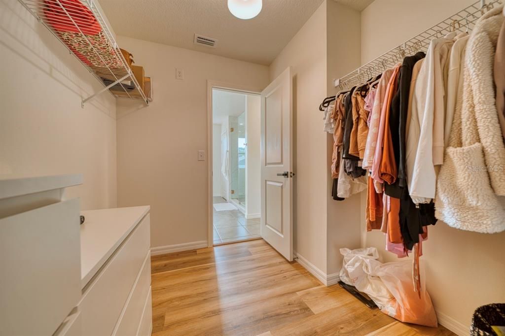 En Venta: $599,990 (5 camas, 3 baños, 2387 Pies cuadrados)