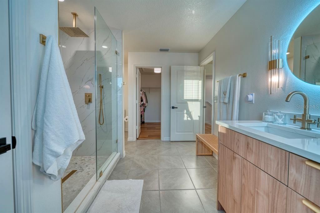 En Venta: $599,990 (5 camas, 3 baños, 2387 Pies cuadrados)