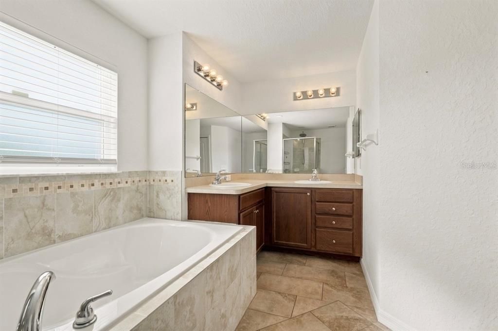 Active With Contract: $299,000 (3 beds, 2 baths, 1637 Square Feet)