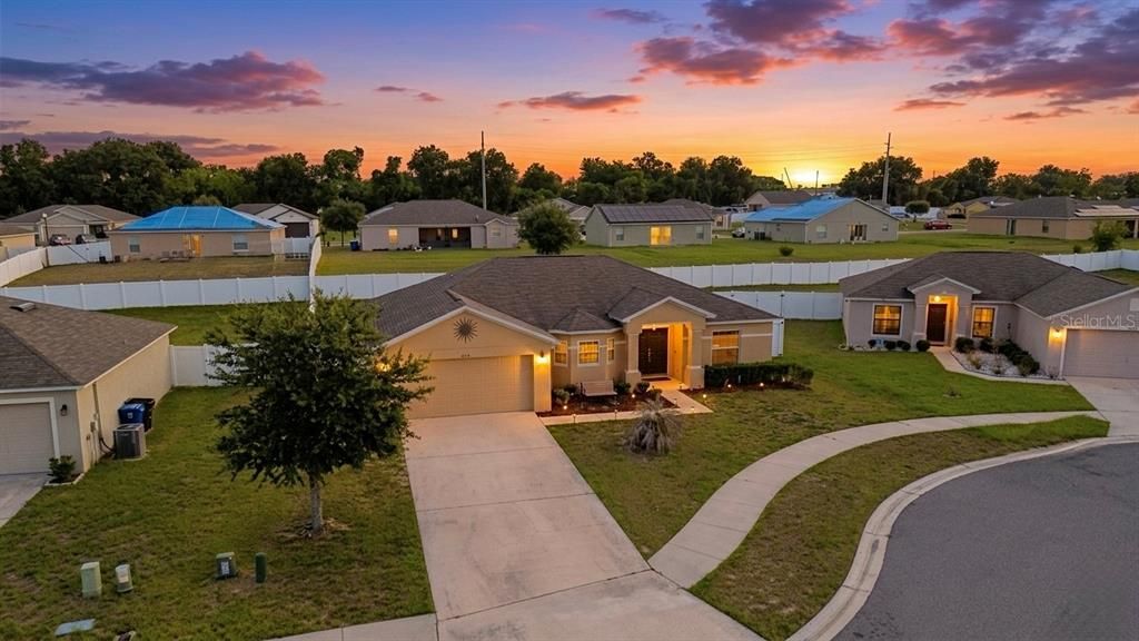 Active With Contract: $299,000 (3 beds, 2 baths, 1637 Square Feet)