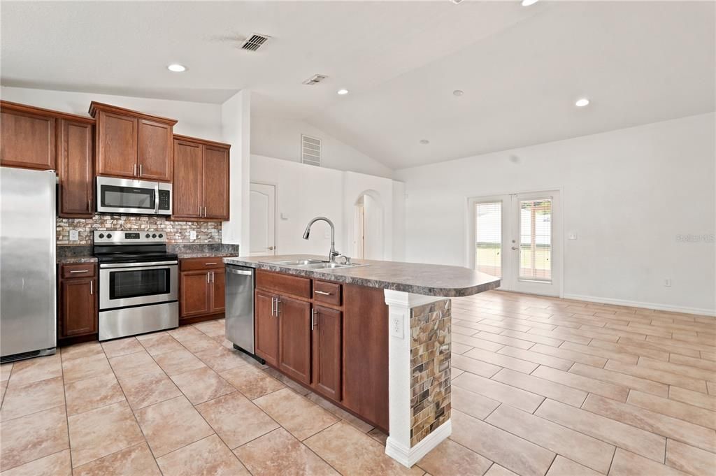 Active With Contract: $299,000 (3 beds, 2 baths, 1637 Square Feet)