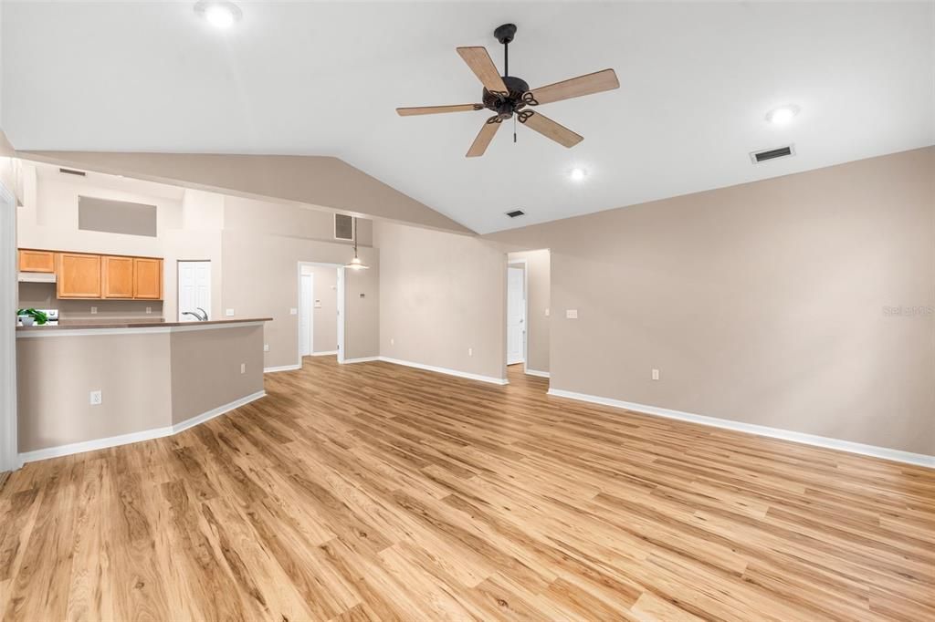 For Sale: $375,000 (4 beds, 2 baths, 2024 Square Feet)