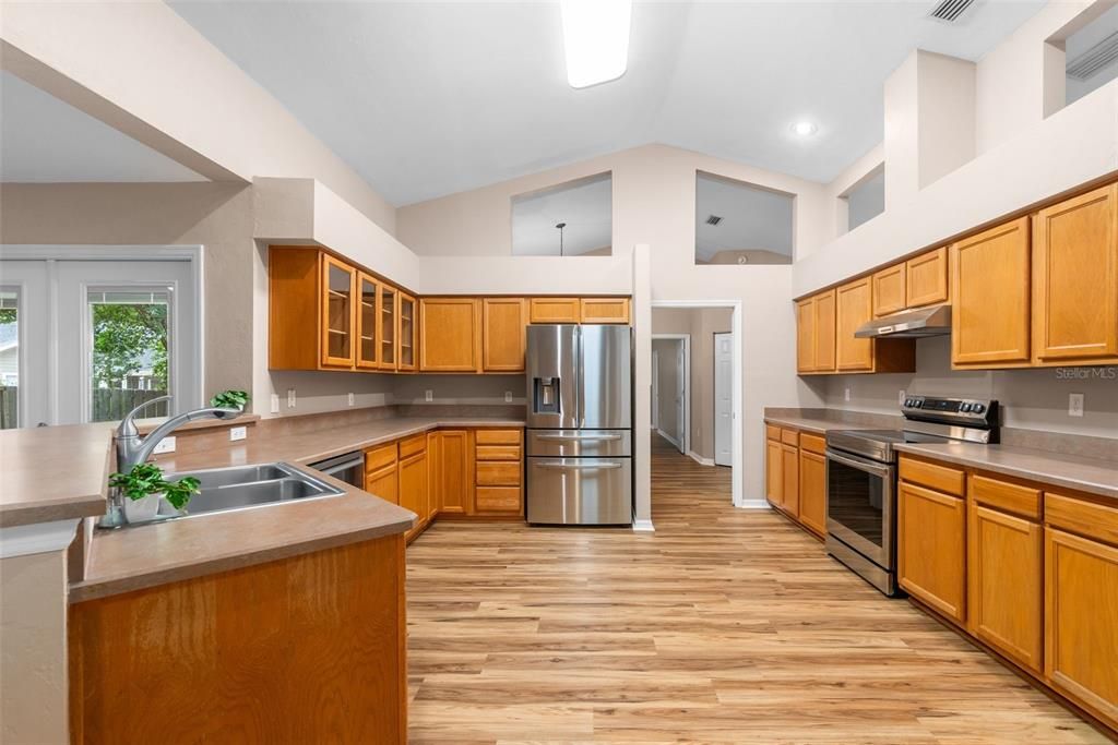 For Sale: $375,000 (4 beds, 2 baths, 2024 Square Feet)