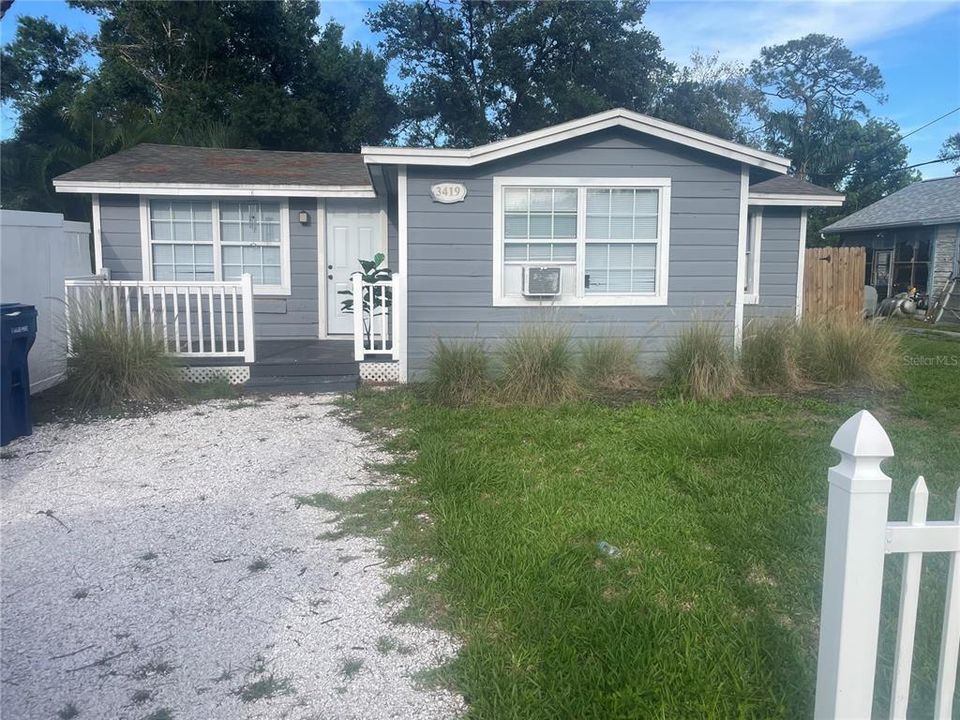 For Rent: $1,250 (0 beds, 1 baths, 400 Square Feet)