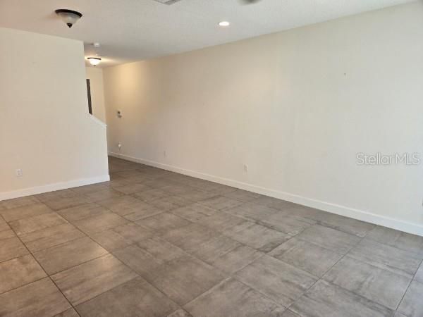 For Rent: $1,900 (3 beds, 3 baths, 2166 Square Feet)