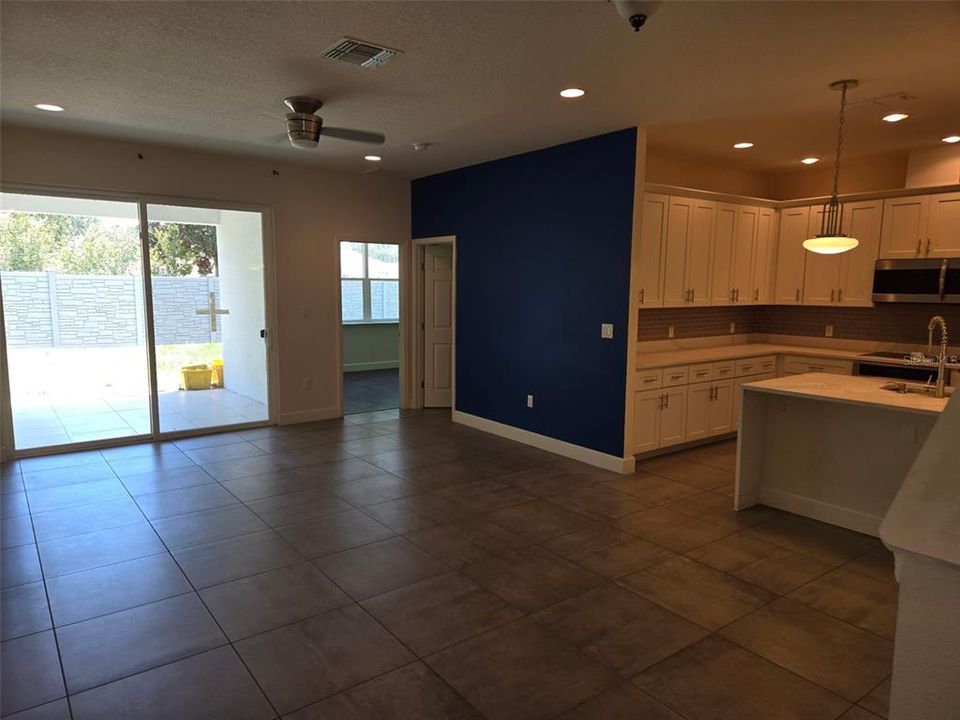 For Rent: $1,900 (3 beds, 3 baths, 2166 Square Feet)
