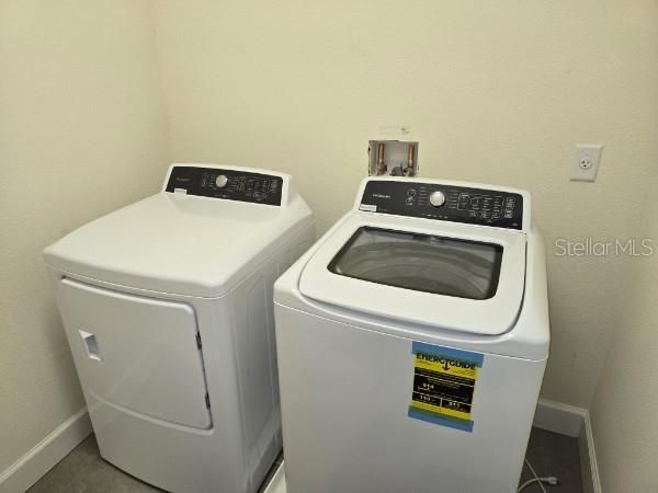 For Rent: $1,900 (3 beds, 3 baths, 2166 Square Feet)