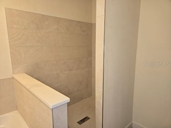 For Rent: $1,900 (3 beds, 3 baths, 2166 Square Feet)