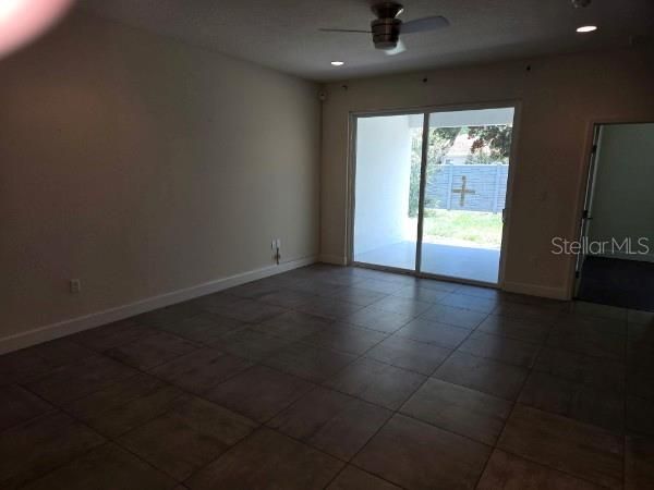 For Rent: $1,900 (3 beds, 3 baths, 2166 Square Feet)