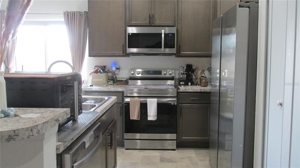 For Rent: $2,500 (3 beds, 2 baths, 1345 Square Feet)