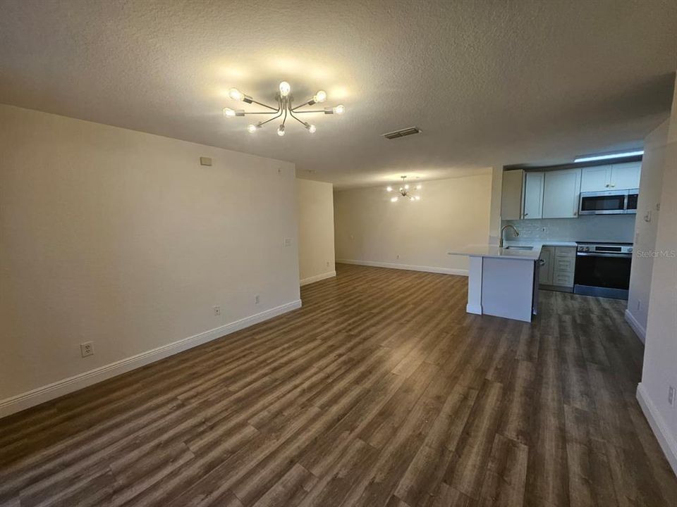 В аренду: $1,800 (2 спален, 2 ванн, 1003 Квадратных фут)