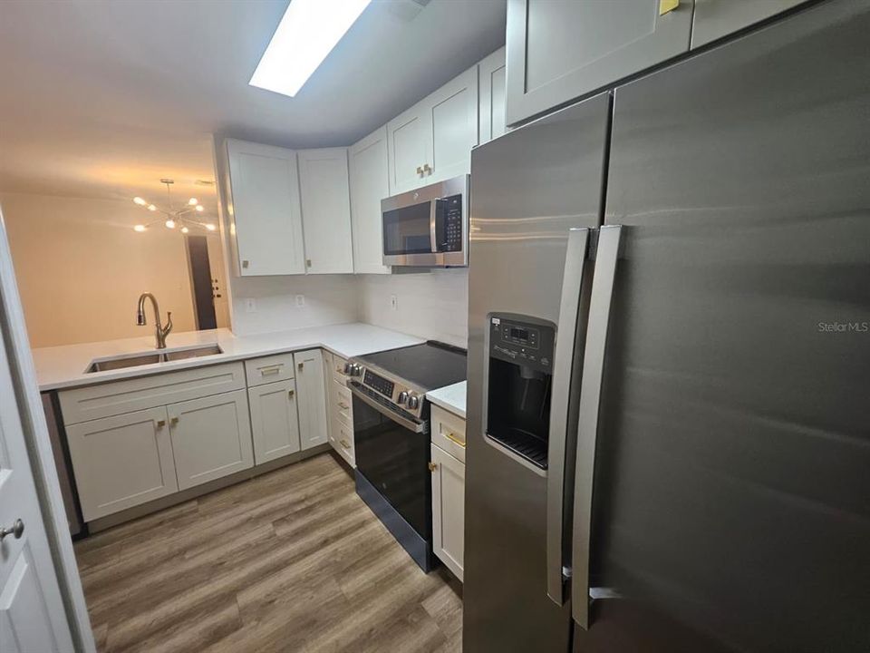 В аренду: $1,800 (2 спален, 2 ванн, 1003 Квадратных фут)