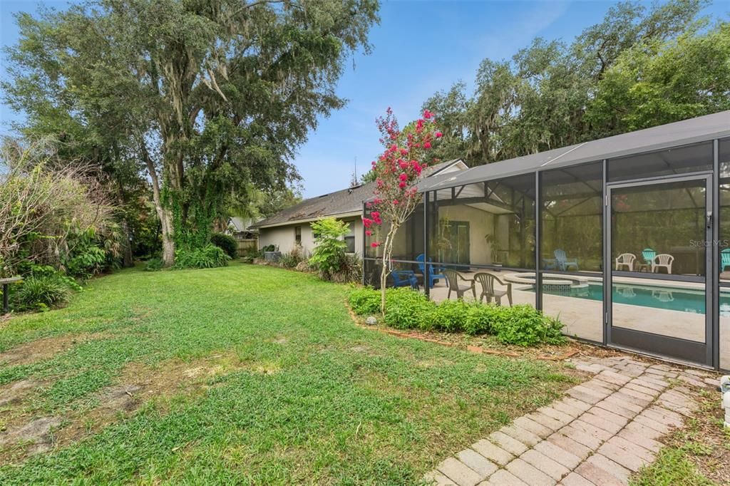 Activo con contrato: $875,000 (5 camas, 4 baños, 3121 Pies cuadrados)