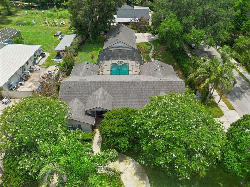 Activo con contrato: $875,000 (5 camas, 4 baños, 3121 Pies cuadrados)