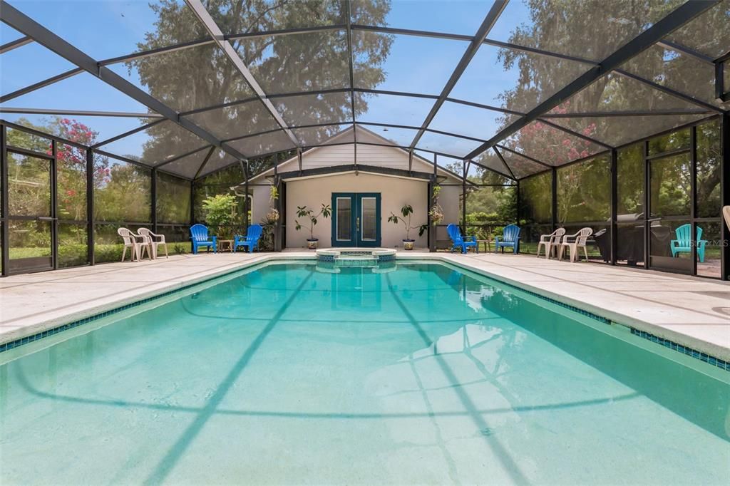 Activo con contrato: $875,000 (5 camas, 4 baños, 3121 Pies cuadrados)