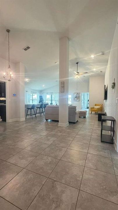 For Rent: $2,500 (3 beds, 2 baths, 1975 Square Feet)