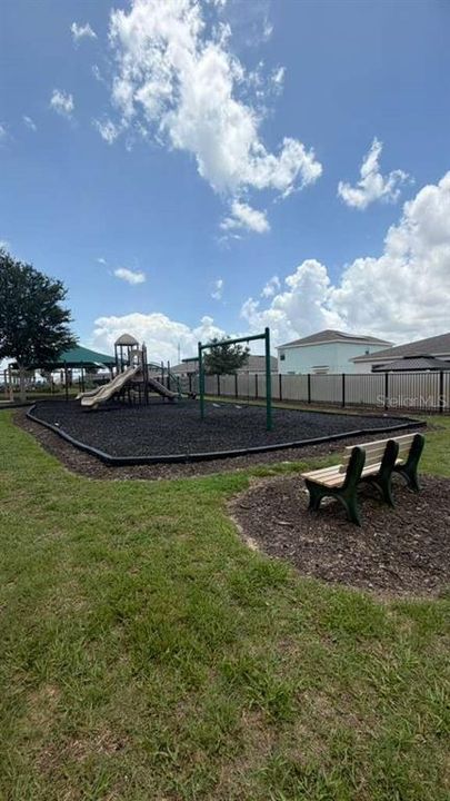 For Rent: $2,500 (3 beds, 2 baths, 1975 Square Feet)