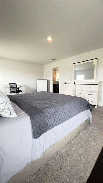 For Rent: $2,500 (3 beds, 2 baths, 1975 Square Feet)