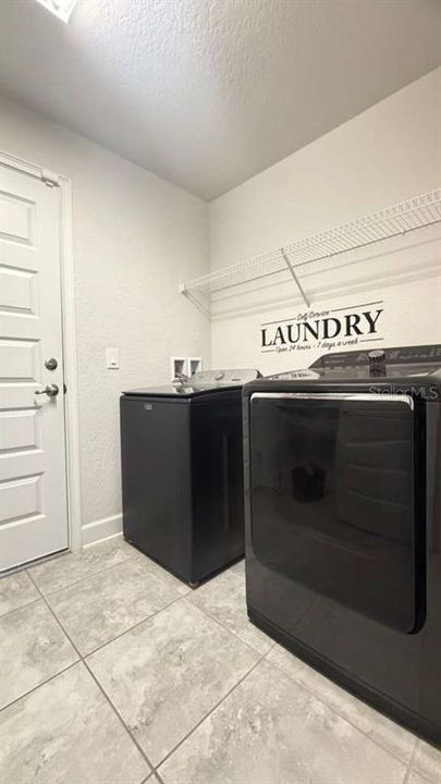 For Rent: $2,500 (3 beds, 2 baths, 1975 Square Feet)