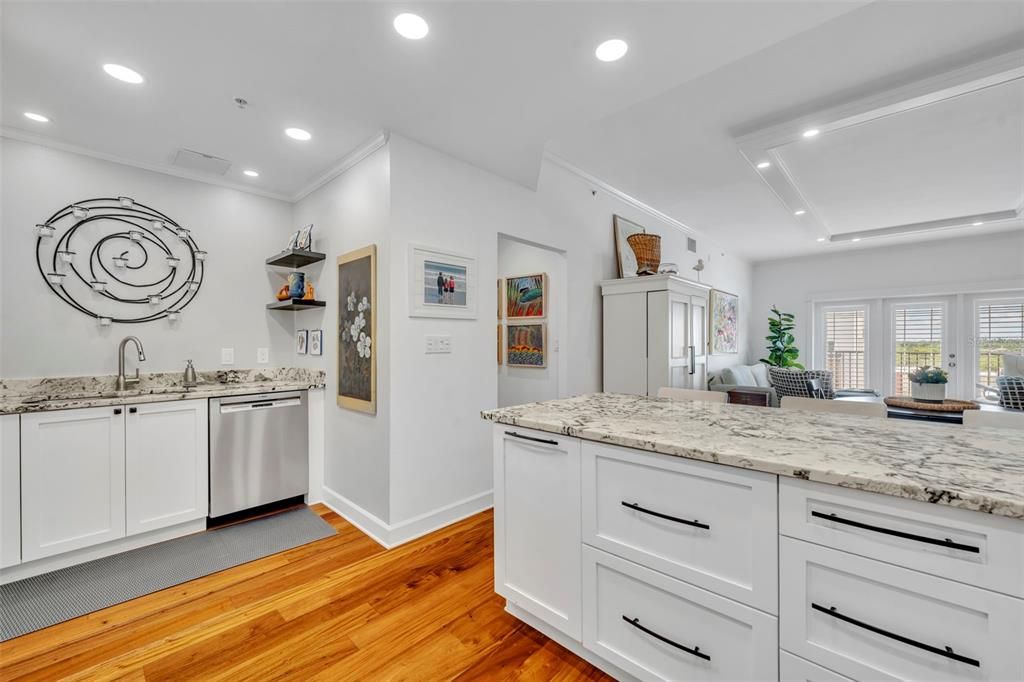 Active With Contract: $589,500 (2 beds, 2 baths, 1359 Square Feet)