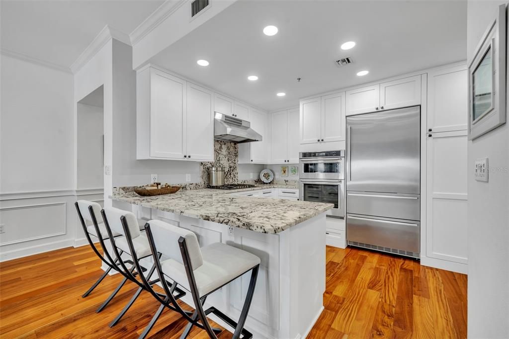 Active With Contract: $589,500 (2 beds, 2 baths, 1359 Square Feet)
