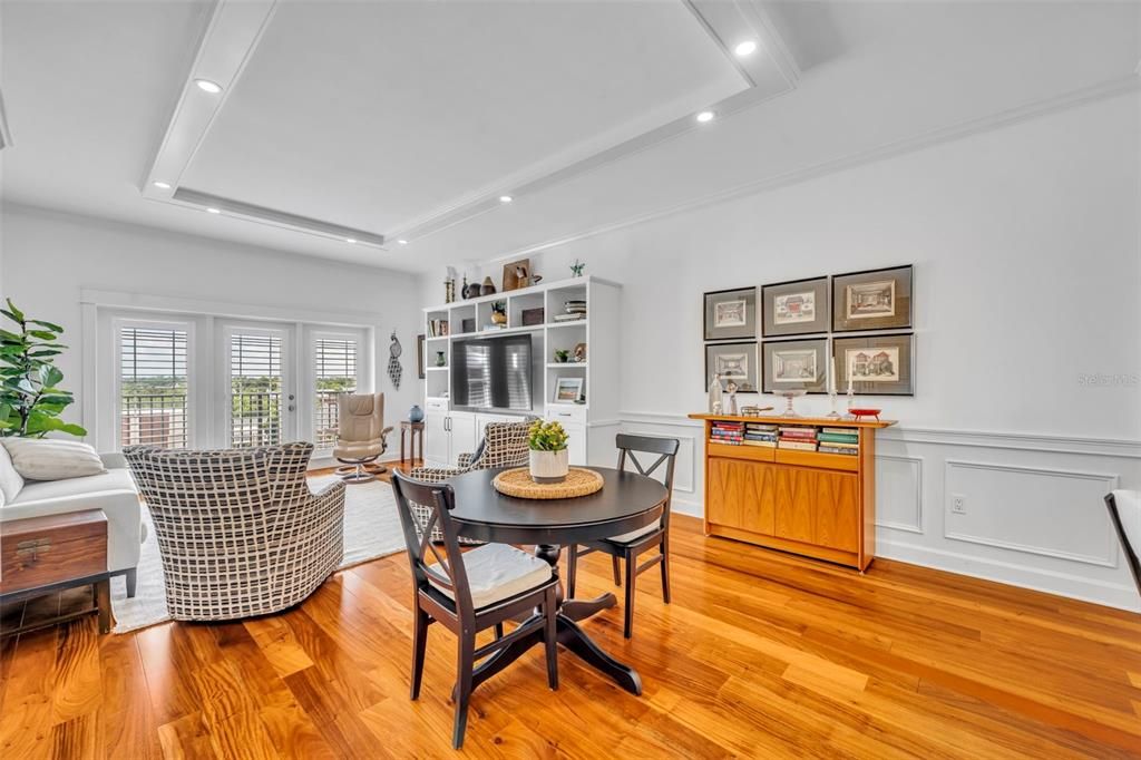 Active With Contract: $589,500 (2 beds, 2 baths, 1359 Square Feet)