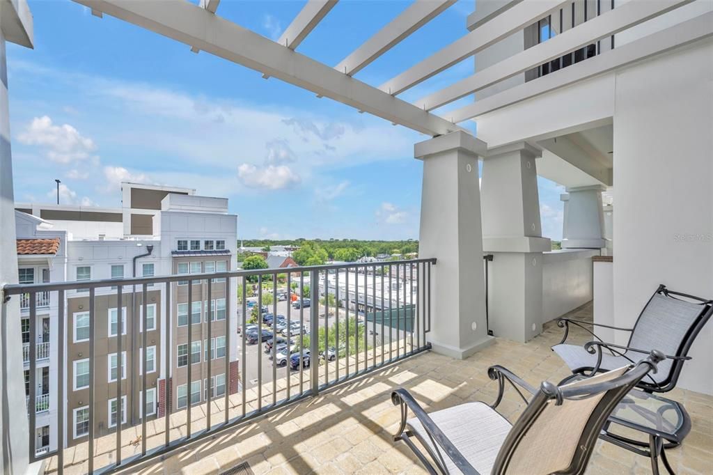 Active With Contract: $589,500 (2 beds, 2 baths, 1359 Square Feet)