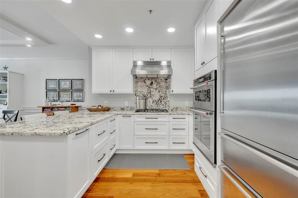 Active With Contract: $589,500 (2 beds, 2 baths, 1359 Square Feet)