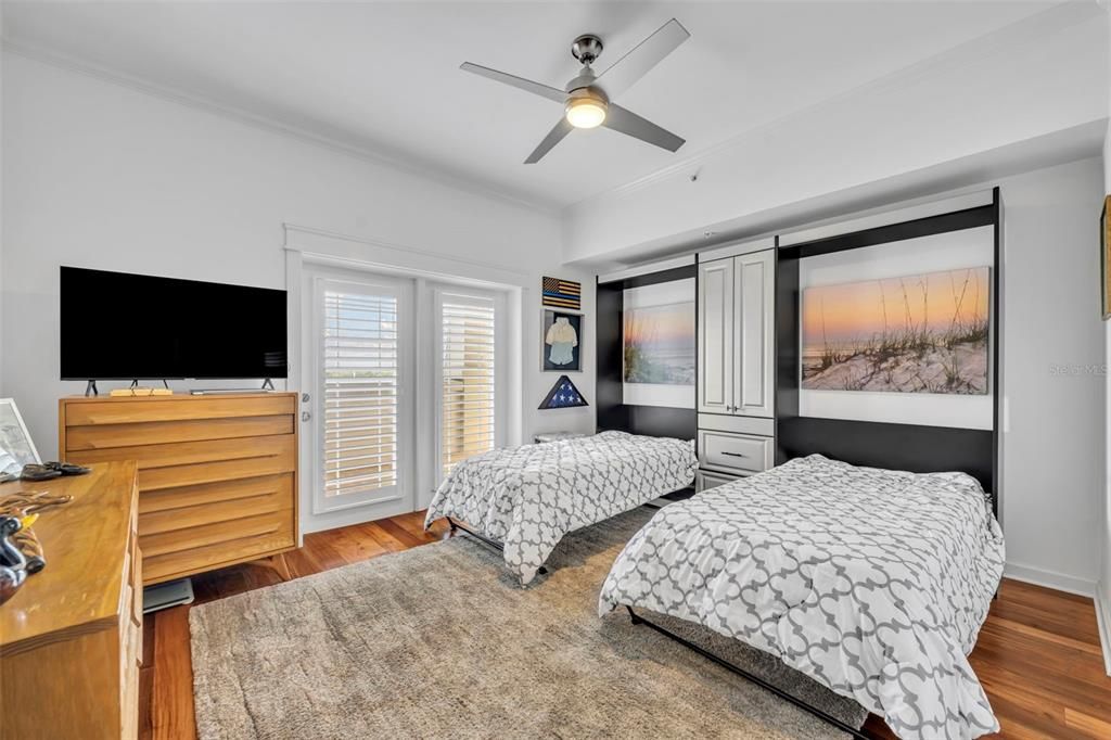 Active With Contract: $589,500 (2 beds, 2 baths, 1359 Square Feet)