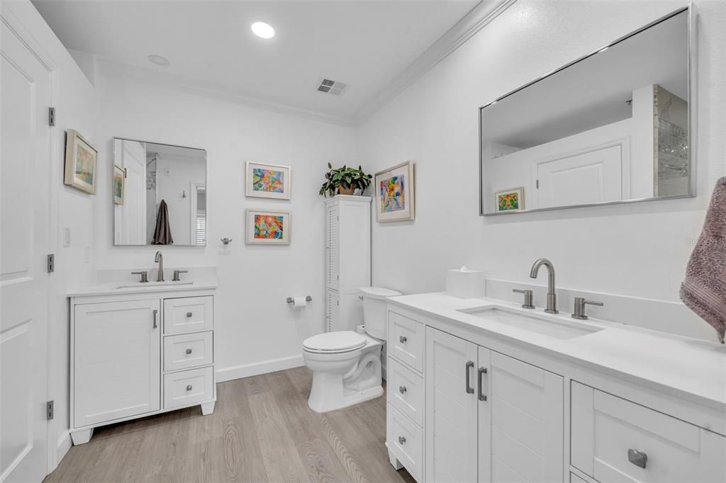 Active With Contract: $589,500 (2 beds, 2 baths, 1359 Square Feet)
