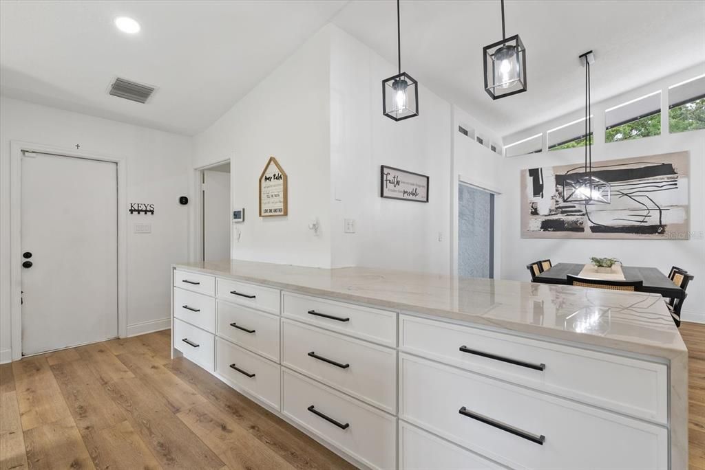 For Sale: $1,100,000 (3 beds, 2 baths, 2376 Square Feet)