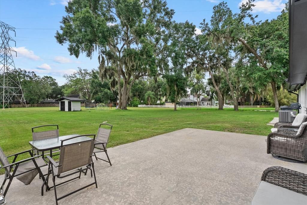 For Sale: $1,100,000 (3 beds, 2 baths, 2376 Square Feet)