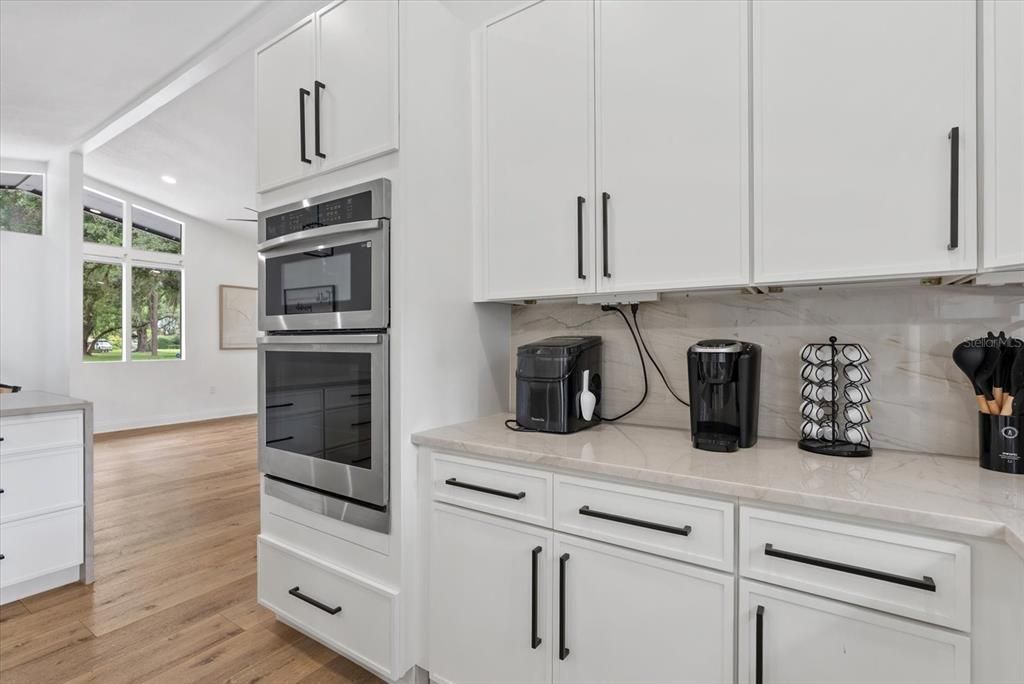 For Sale: $1,100,000 (3 beds, 2 baths, 2376 Square Feet)