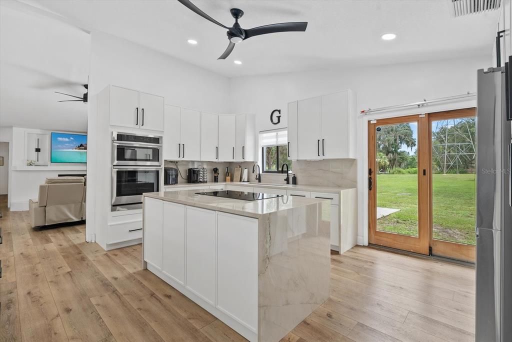 For Sale: $1,100,000 (3 beds, 2 baths, 2376 Square Feet)
