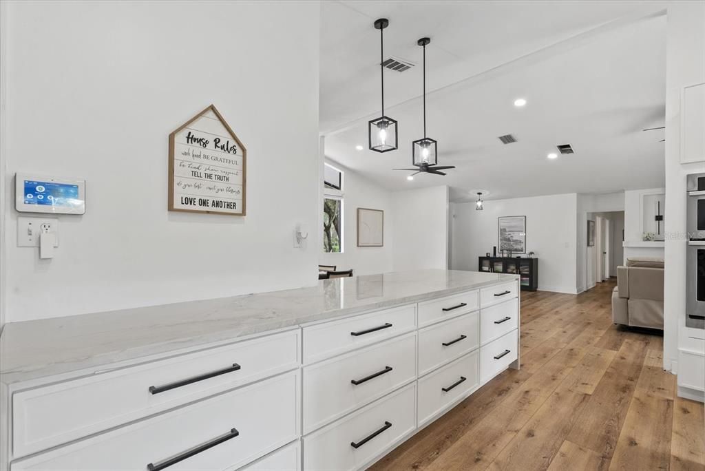 For Sale: $1,100,000 (3 beds, 2 baths, 2376 Square Feet)
